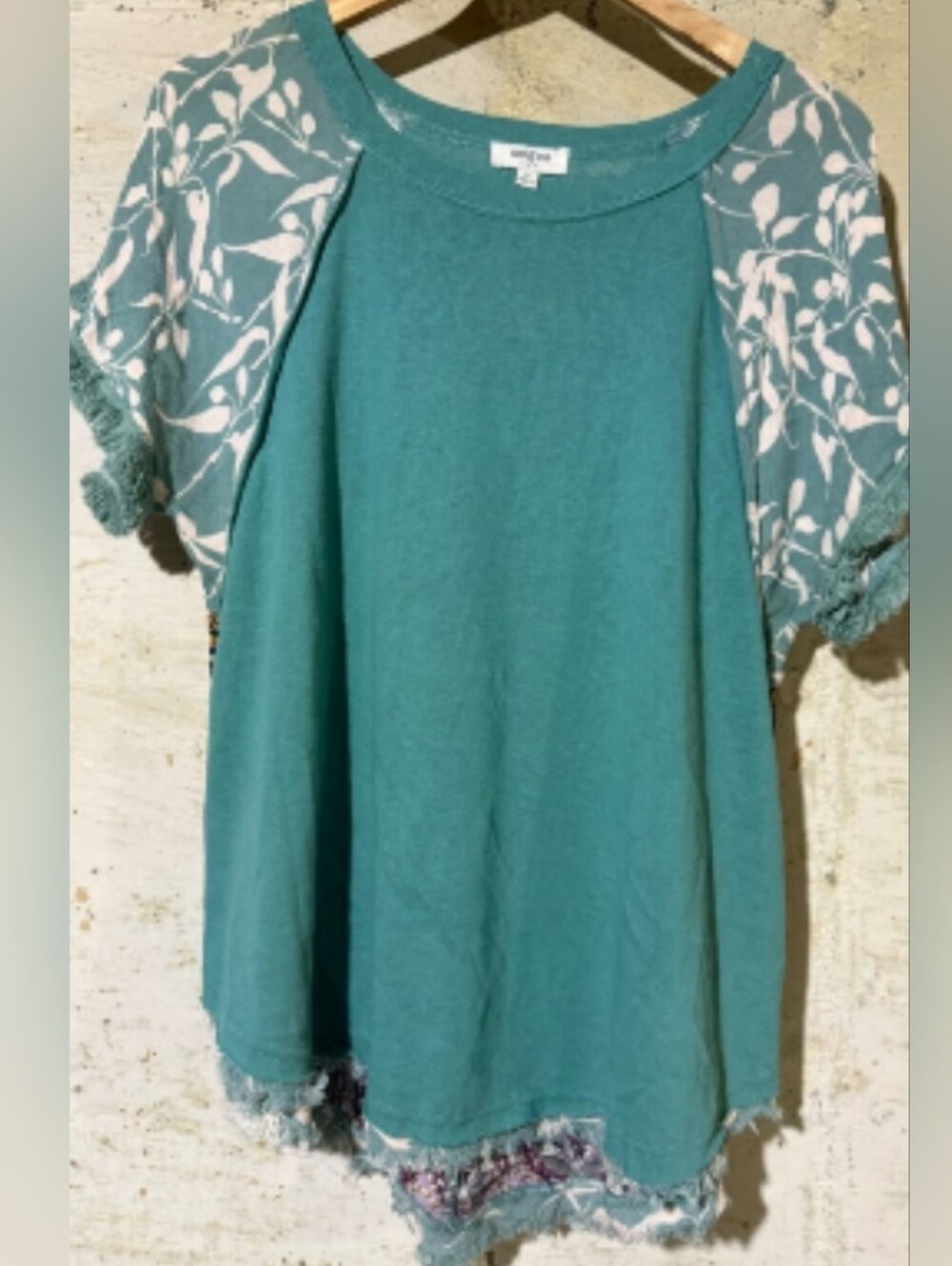Umgee Teal Short Sleeve Top with Floral Raglan Sleeves Frayed Edges Medium